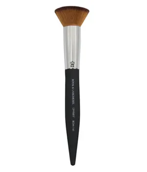 OMNIA® Flat Kabuki Brush