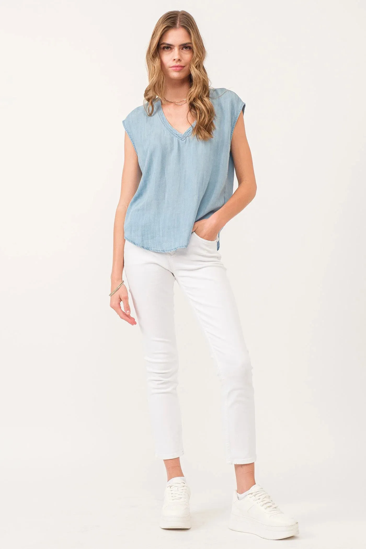 Yanis Sleeveless Top